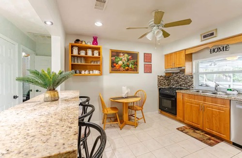 Hollywood Hills House | Dual Masters - Screened Pool - Media Game Room - 1GB Internet - Beach 6 Miles