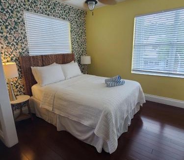 Downtown House | Duval Street Suite overlooking Duval with parking and pool