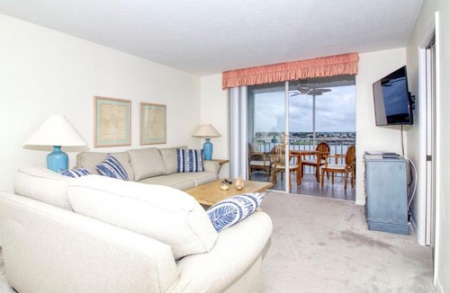 Marco Island Apartment | Eag 4-705 - Eagle Cay home