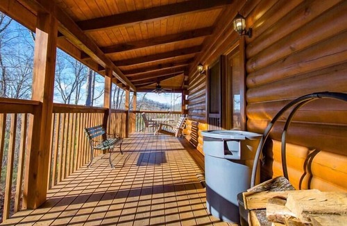 Sevierville Cabin | Eagle's Nest Summary: