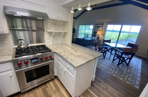 East Beach House | East Beach House 4 BR 2.5 bath. Walk 2 blocks to Beach. Marsh Views! 2 bikes.