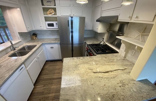 East Beach House | East Beach House 4 BR 2.5 bath. Walk 2 blocks to Beach. Marsh Views! 2 bikes.