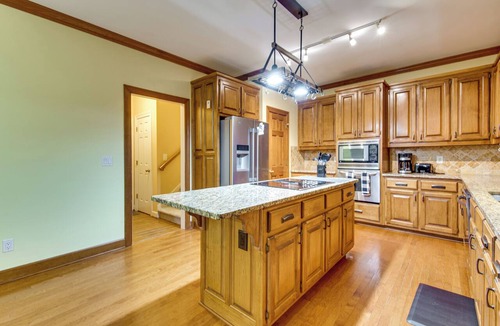 Northlake Cottage | Easy Hwy Access to Dtwn Atlanta! Group Retreat