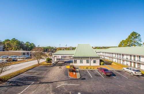 Forest Park Hotel | Economy Hotel Forest Park