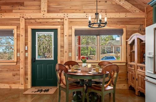 Hendersonville Cabin | Ecusta Trailhead Cabin, bring our bikes!