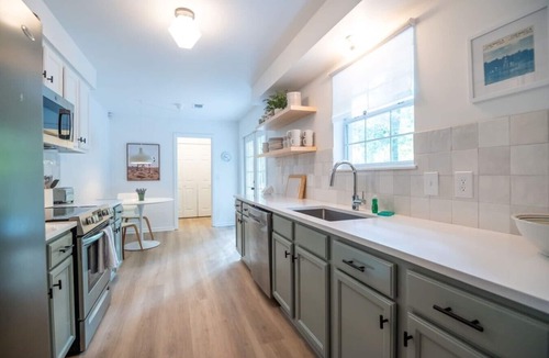 Auburn House | Edge of the Woods by 360 Destinations