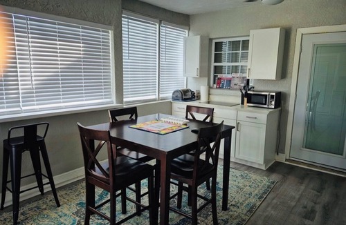 Tropic Shores Apartment | Efficiency with Private Entrance in New Port Richey with AC and shared pool