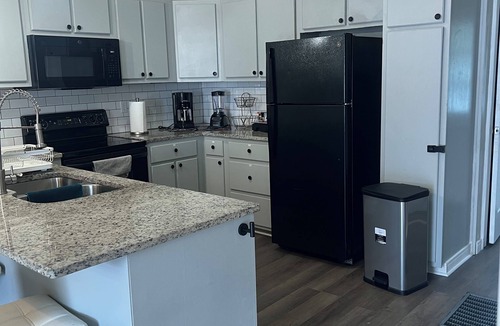 North Belmont House | Elegant 2BR Belmont Retreat – Comfort, Calm & Convenience