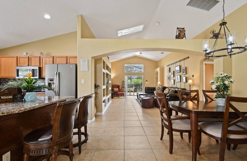 Orange Tree Villa | Elegant 5bd/4ba Villa with pool/Spa near Disney