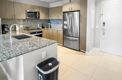 Doral Condo | Elegant Doral Getaway: 2BR Luxury