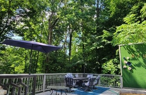 Marietta House | Elegant Retreat With Heated Pool Baseball Retreat