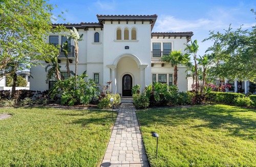 Virginia Park House | Elegant Tampa Oasis: Pool, Sauna, Cold Plunge, Firepit. Near Downtown & Bayshore