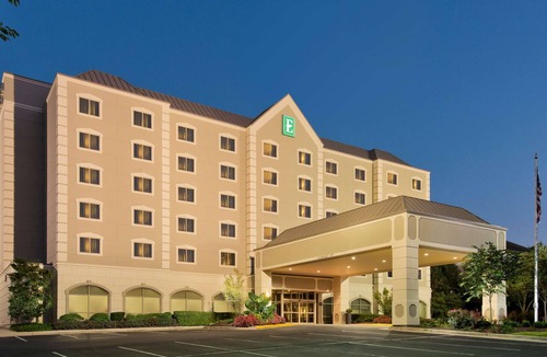 Herndon Hotel | Embassy Suites by Hilton Dulles Airport