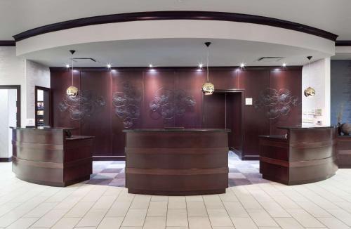 Tampa Hotel | Embassy Suites by Hilton Tampa Brandon