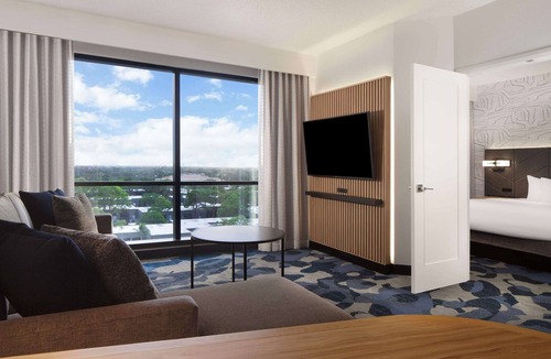 Palm Beach Gardens Hotel | Embassy Suites by Hilton Palm Beach Gardens PGA Boulevard