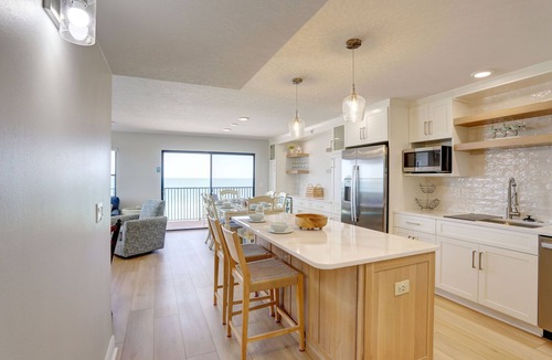 North Redington Beach Condo | Emerald Isle 502 Beach front w|huge balcony, Pool and breathtaking views!