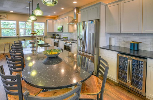 La Follette House | Emerald View Lodge, 10 BR, 12BA, Theater Rm, Sleeps 36