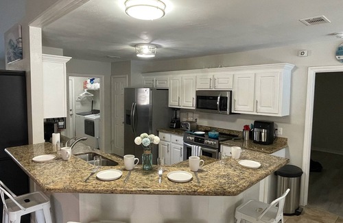 Gulf Breeze House | Emerald Waves Hideaway - Free Heated Pool & Games Room-8 mins to Pensacola Beach