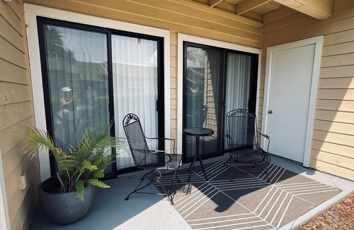 Ozona Condo | Endless amenities & great location condo in Palm Harbor.