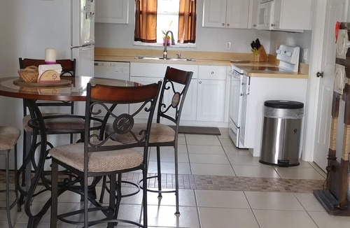 Englewood East House | Englewood Cozy Comfy Home Page B