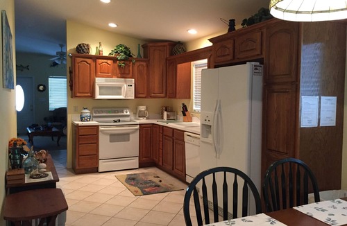 Anglers Park House | Enjoy a Fun in the Sun getaway 3 Bedroom House, Tiki Hut, Boat Ramp, & Dockage!