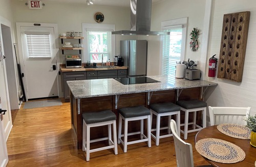 Crawfordville Cottage | Enjoy Crawfordville at the Courtyard’s Oyster Cottage