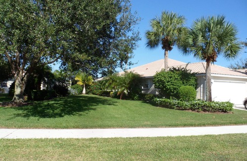 Hobe Sound House | Enjoy Golf and Tennis in a Pet friendly home in gated Lost Lake Village