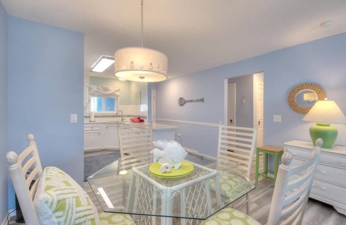 Long Beach Condo | Enjoy ocean views at WBV 103 A Stones Throw, a cozy 2BR condo in Oak Island.