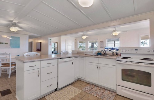 Salem House | Enjoy water views from our covered deck + dock, pet friendly - 1 mile to Keaton