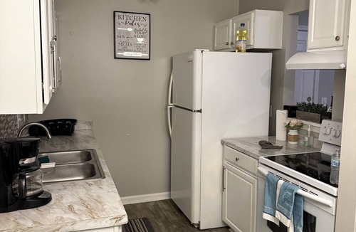 Greensboro Apartment | Enjoyable 2-bedroom apartment in Greensboro