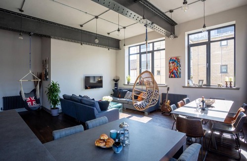 Leith Apartment | Entire 4Bed & 4Bath Manhattan style loft apartment