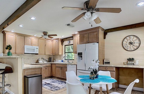 Kings Lake House | Entire House* Luxurious Home,Heated Pool*