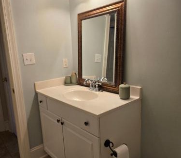 Piper Glen Estates Apartment | Entire Private 1BR Apartment, Private Entrance, Full Kitchen, Parking