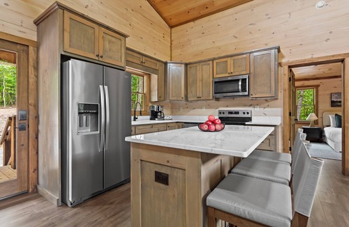 Mineral Bluff Cabin | Epic Treehouse 4 Acres Creek Access Movie Theatre