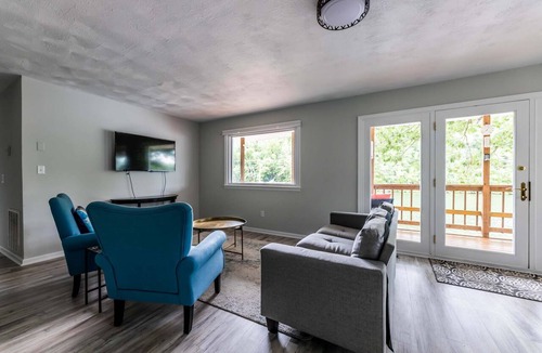 Dublin House | Escape to Sunset Cove, a serene lakeside retreat with modern comforts, stunning views