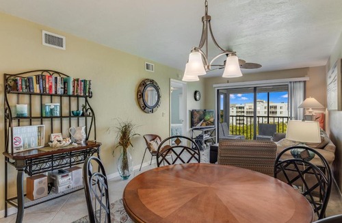 South Island Apartment | Estero Cove 352, 2 Bedrooms, Sleeps 4, 5th Floor, Elevator, Heated Pool