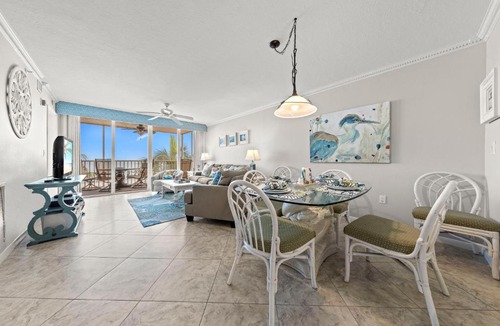 Fort Myers Beach Apartment | Estero Island Beach Villas 304, Sleeps 6, 2 Bedrooms, Gulf Front, Heated Pool