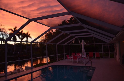 Pelican House | Excellent furnished vacation home on waterfront with boat dock and lovely yard