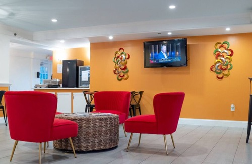 Tallahassee House | Exciting Getaway! 4 Family-friendly Units, Outdoor Pool, Free Parking