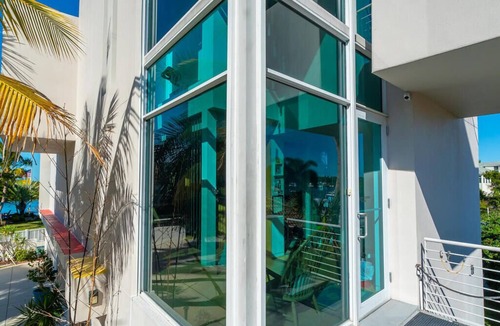 Trailer Estates House | Exclusive 5-Level Waterfront Solstice House on Sarasota Bay