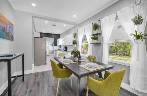 Northeast Miami House | Exclusive! CLEAN 3BD/2BA home in safe area close to everything!