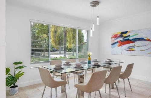 Biscayne Park House | Exclusive Miami House: Your Private Pool Paradise