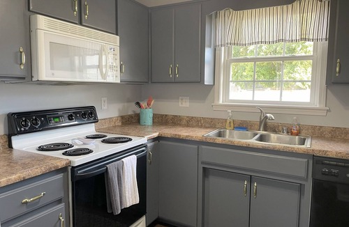 Highview House | Executive Housing for Work/Business, Families in Transition