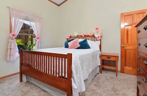 St. Cloud House | Experience FL in a Cypress Cabin w/Pool & Theater