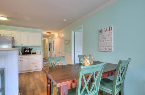 Long Beach Condo | Experience ocean views in this spacious 3-bedroom condo at Oak Island.