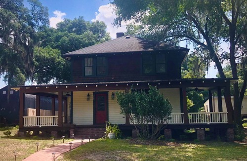 Putnam Hall House | Experience the charm of small town living and Old Florida at its finest.