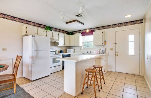 Lake Tansi Condo | Explore Nature from this 1BR