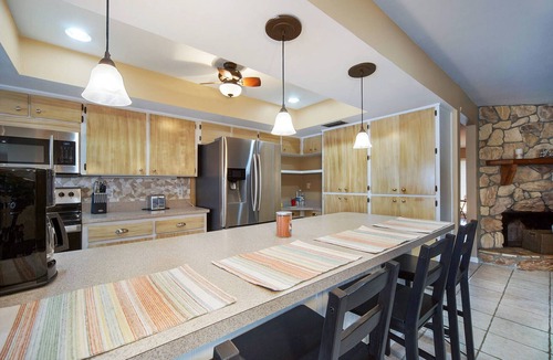 Fort Myers Villa | Exquisite Lakeview Oasis: Charming 3 bd, 2 bath vacation rental with heated pool