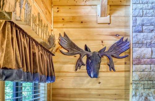 Sevierville Cabin | Exquisite, spacious log cabin w/ private hot tub, furnished deck, & great views