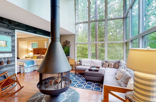 Gainesville House | Exquisite waterfront home with balcony, fireplace, W/D, & dog-friendly